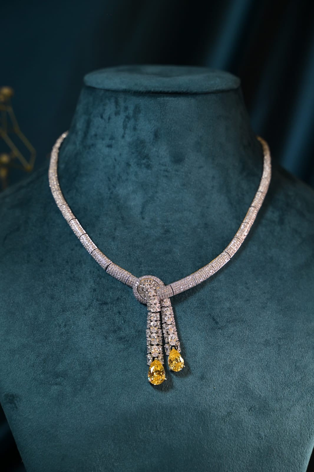 Elegant Knot Citrine Necklace Set