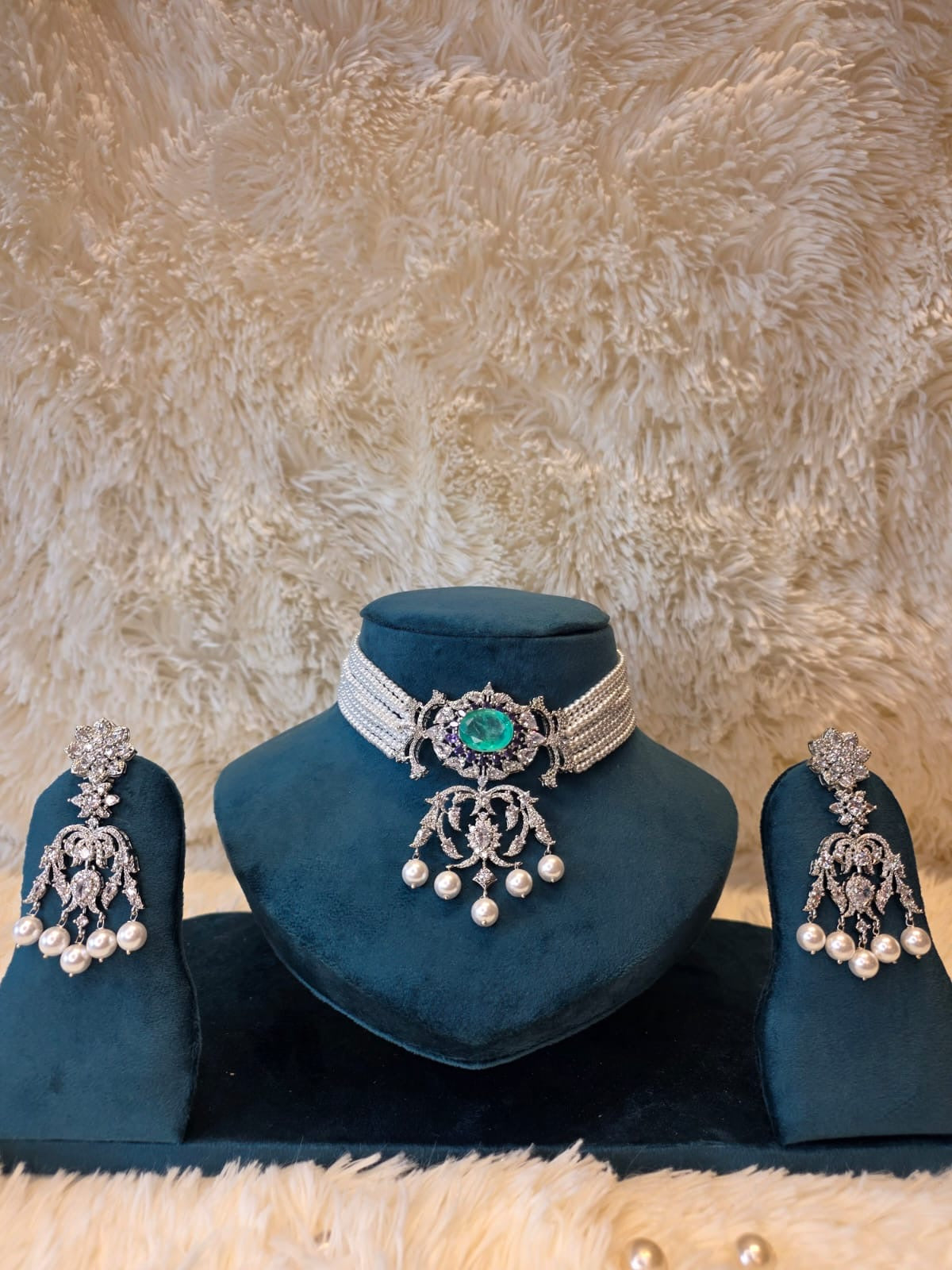 Russian 𝑬𝒎𝒆𝒓𝒂𝒍𝒅 𝑷𝒆𝒂𝒓𝒍 𝑪𝒉𝒐𝒌𝒆𝒓