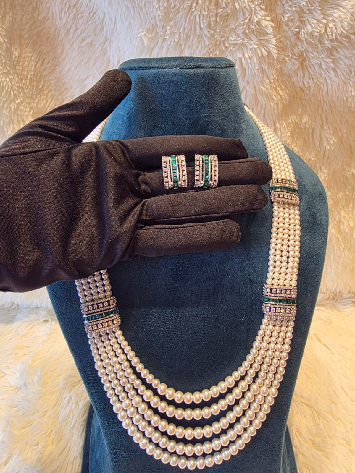 Pearl Cascade Green Necklace Set