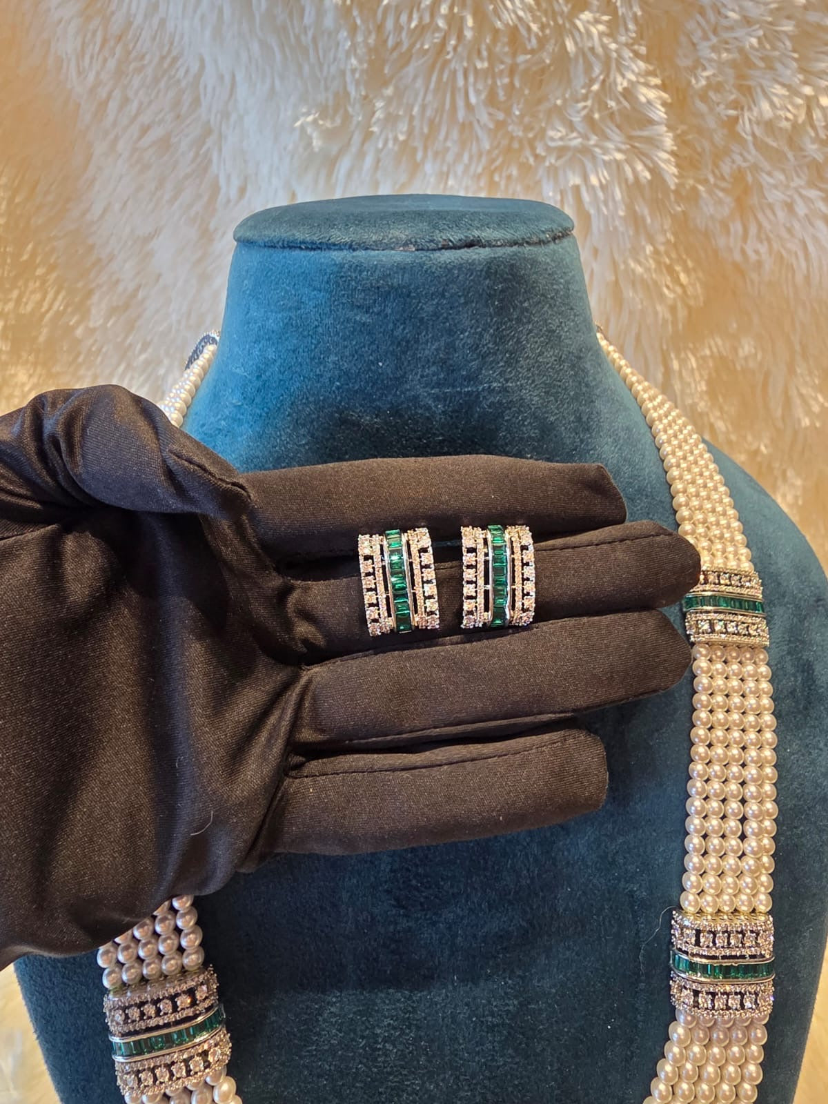Pearl Cascade Green Necklace Set