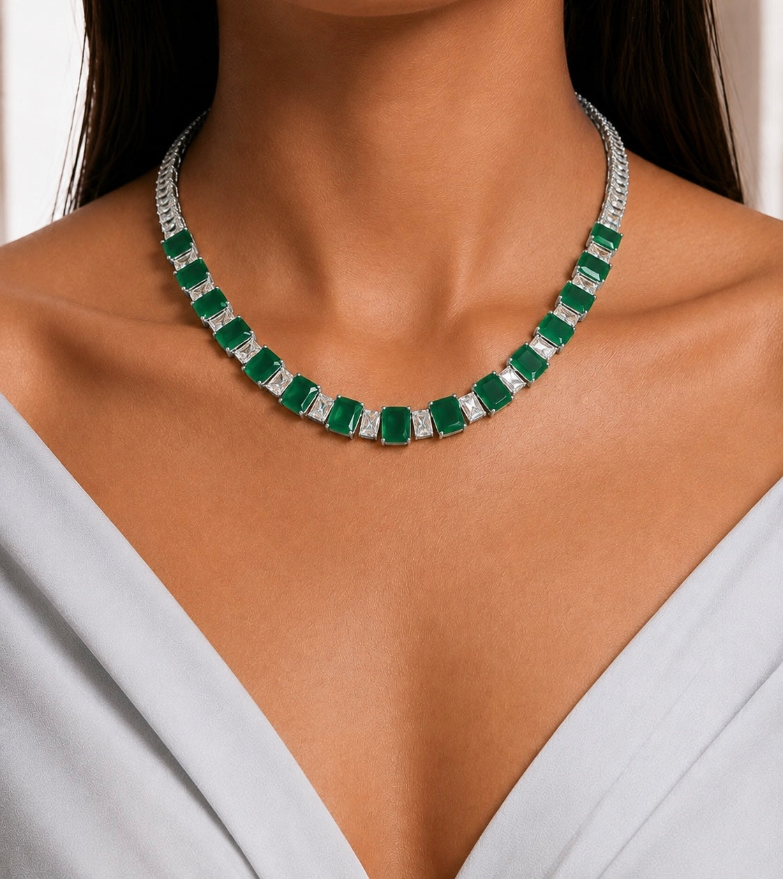 Elegant Emerald Green Necklace