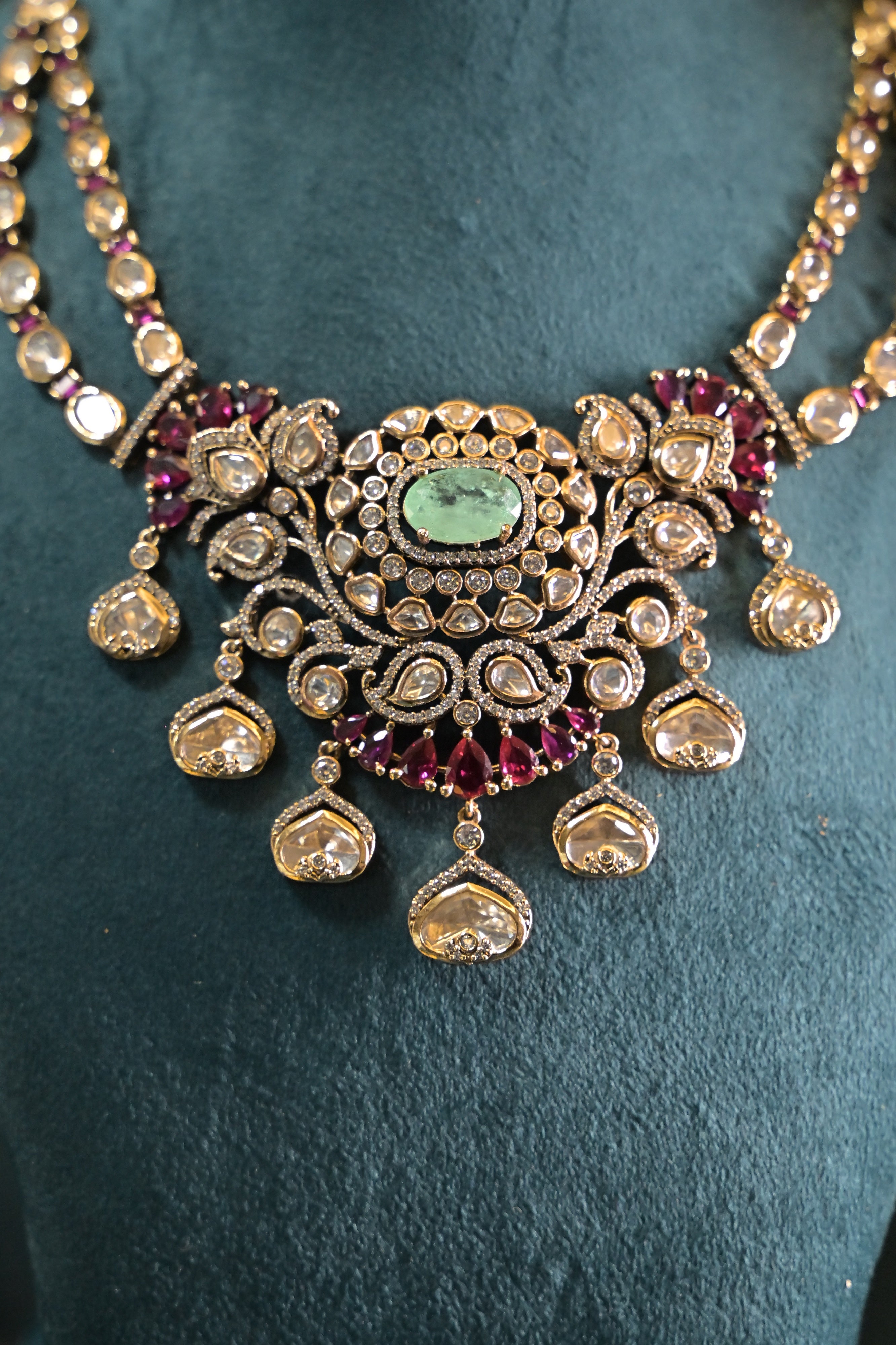Regal Motiff Polki Victorian Necklace Set