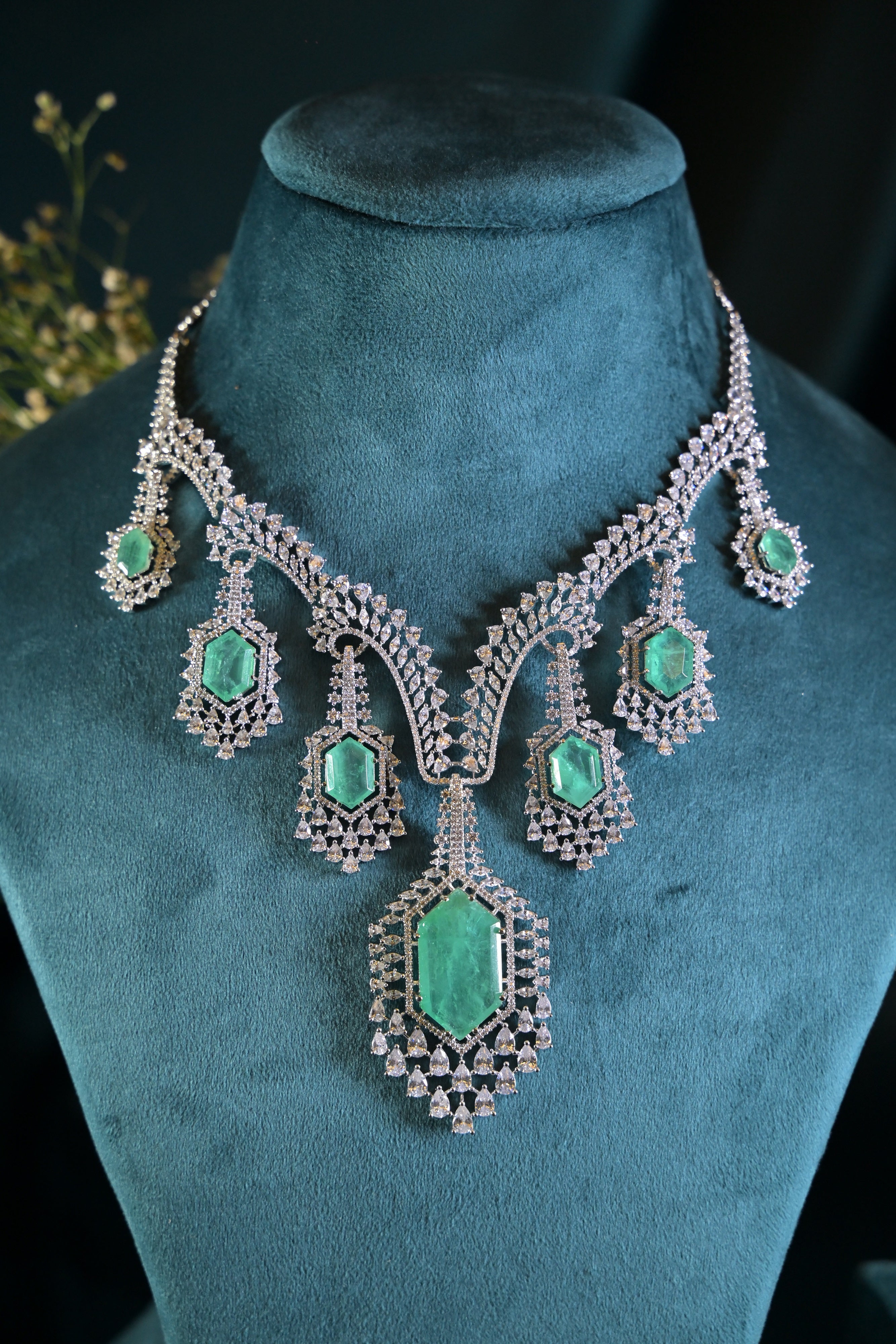 Emerald Royale Necklace Set