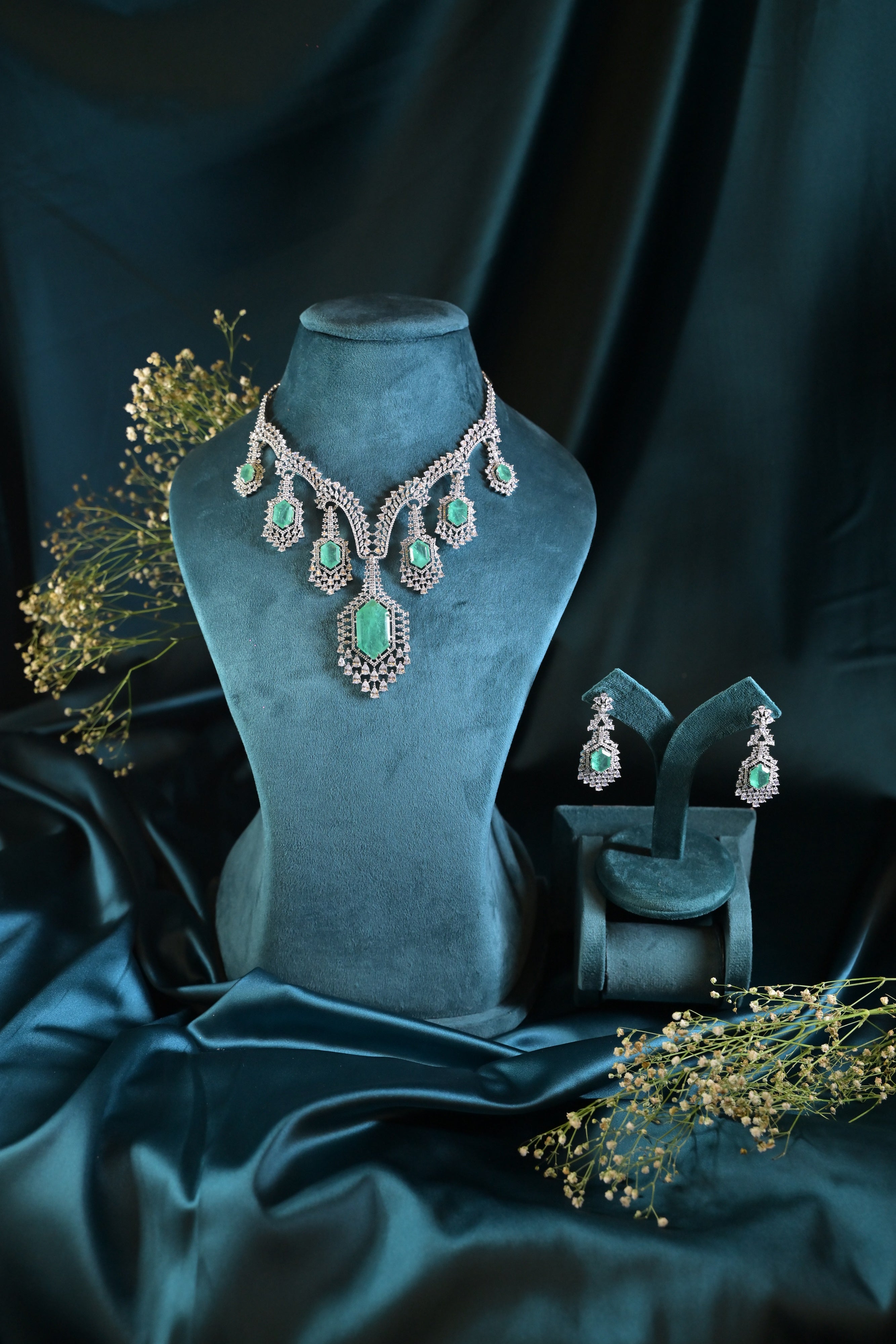 Emerald Royale Necklace Set