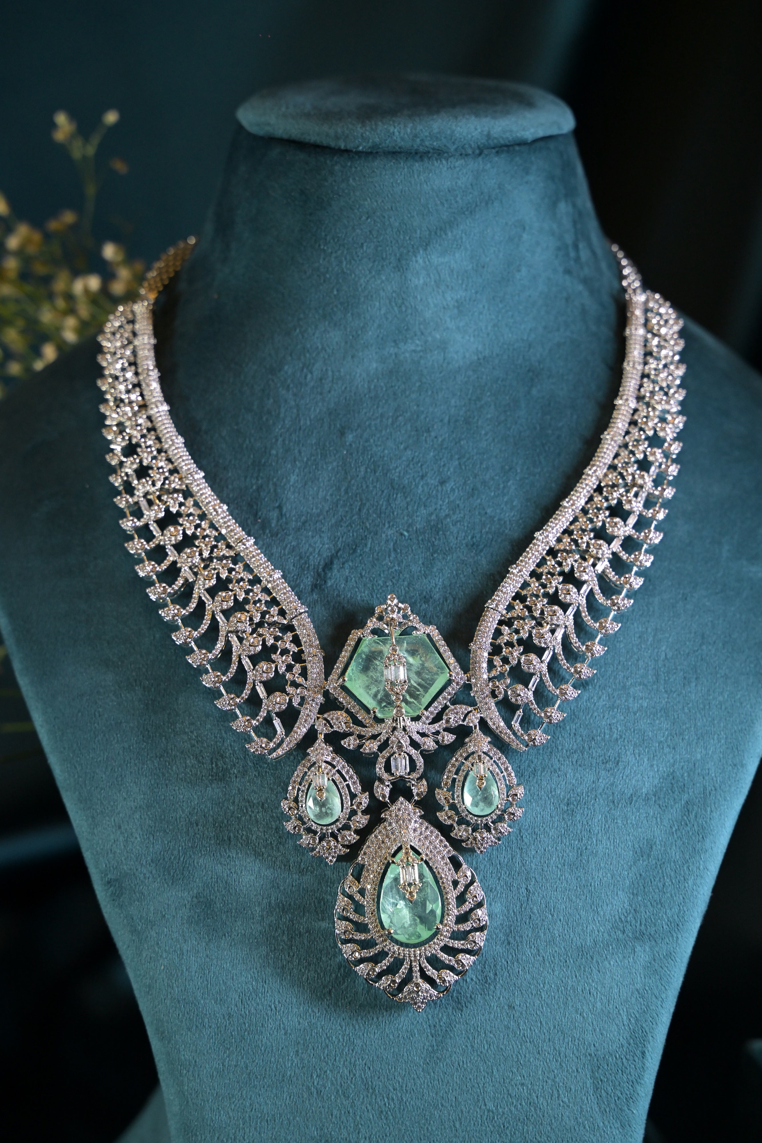 Emerald Majesty Necklace Set