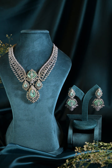 Emerald Majesty Necklace Set