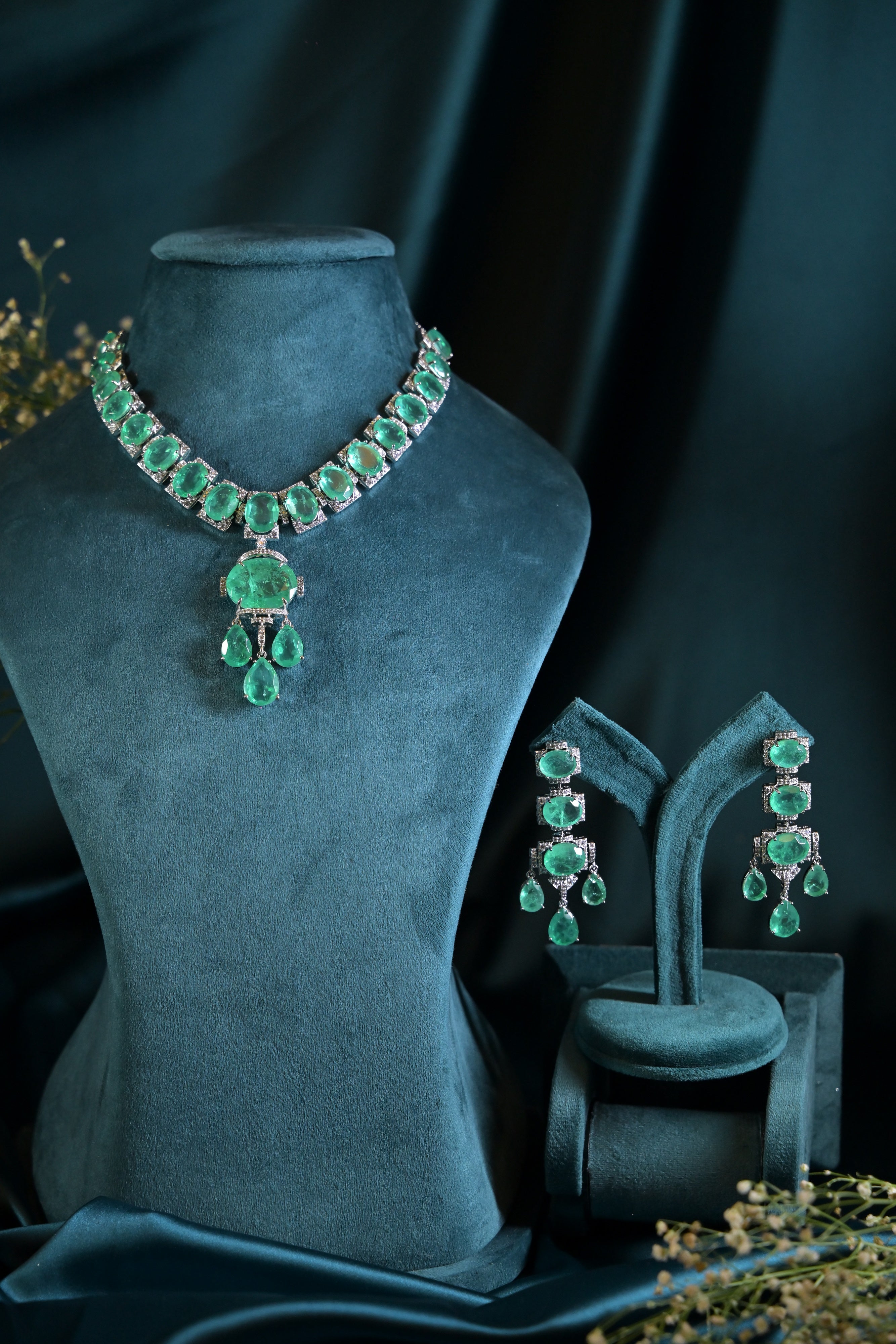 Emerald Royale Key Statement Necklace Set