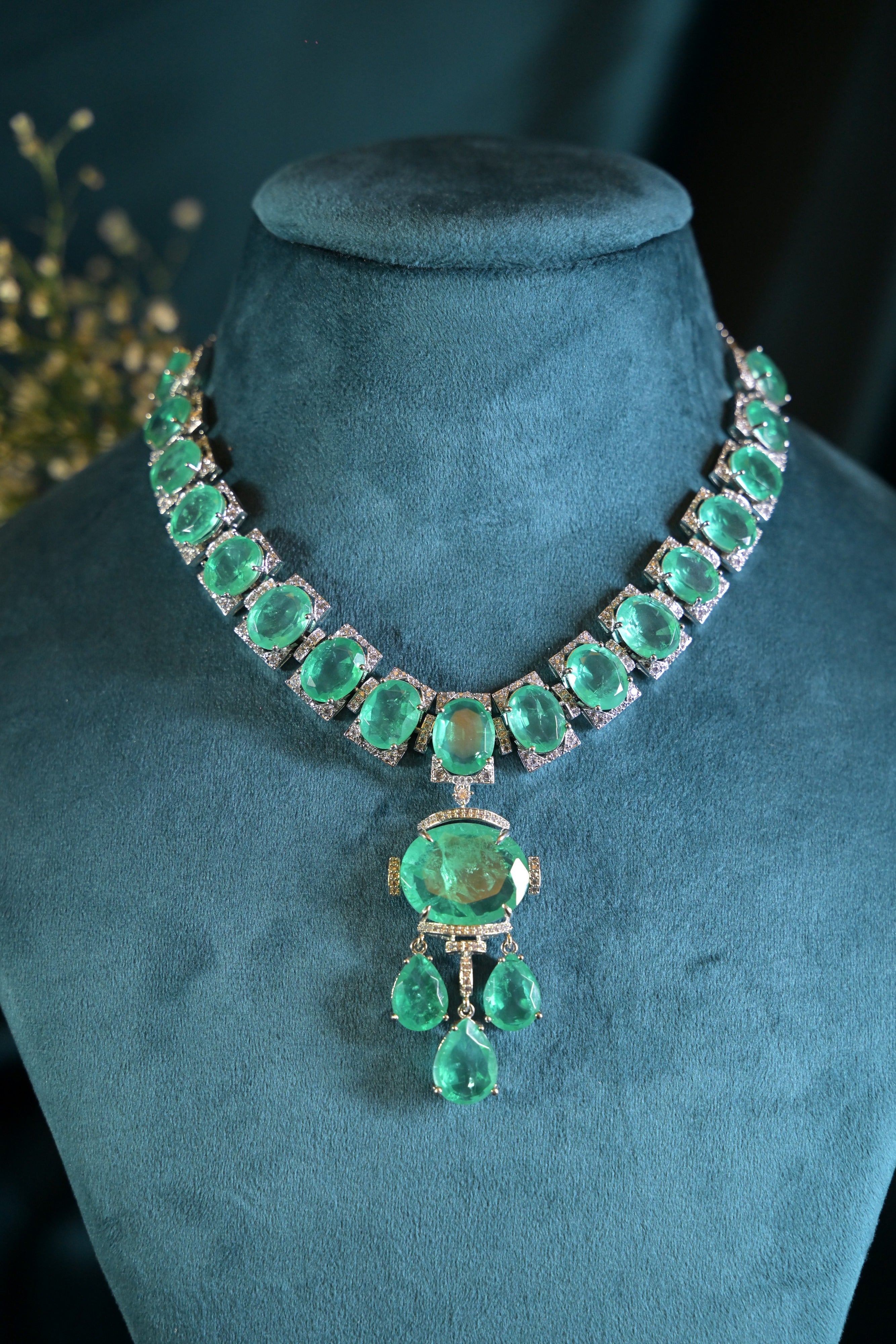 Emerald Royale Key Statement Necklace Set