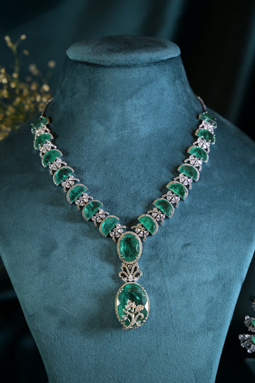 Emerald Semicut Vine Necklace Set