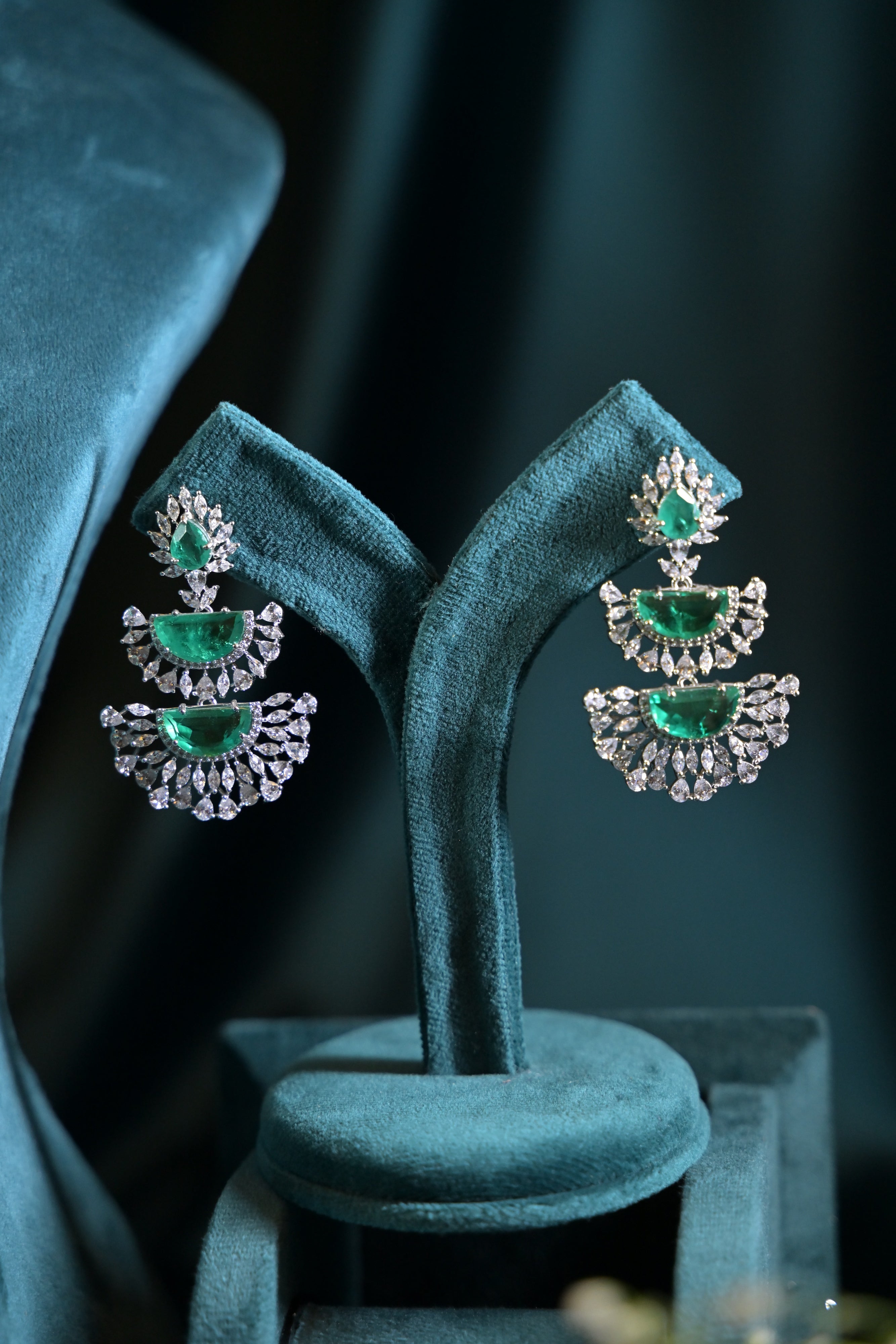 Emerald Semicut Vine Necklace Set