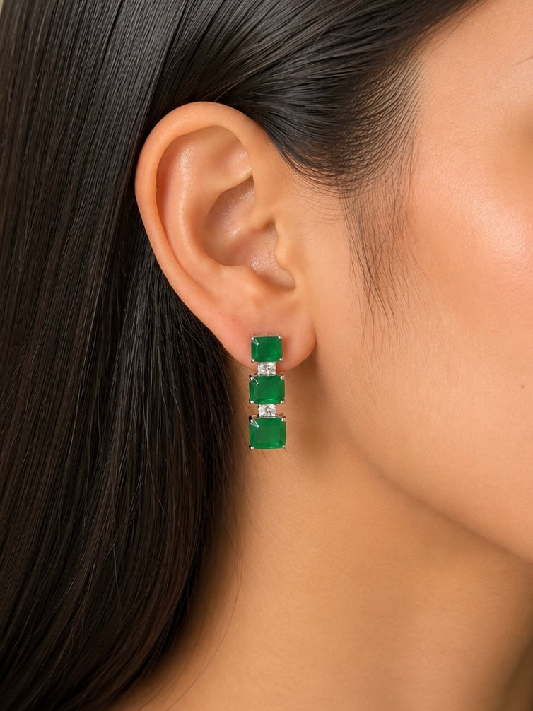 Elegant Emerald Green Necklace