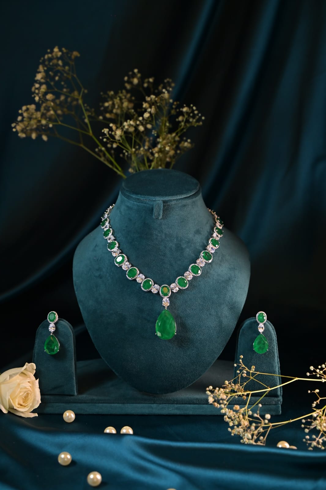 Emerald Royale Necklace Set