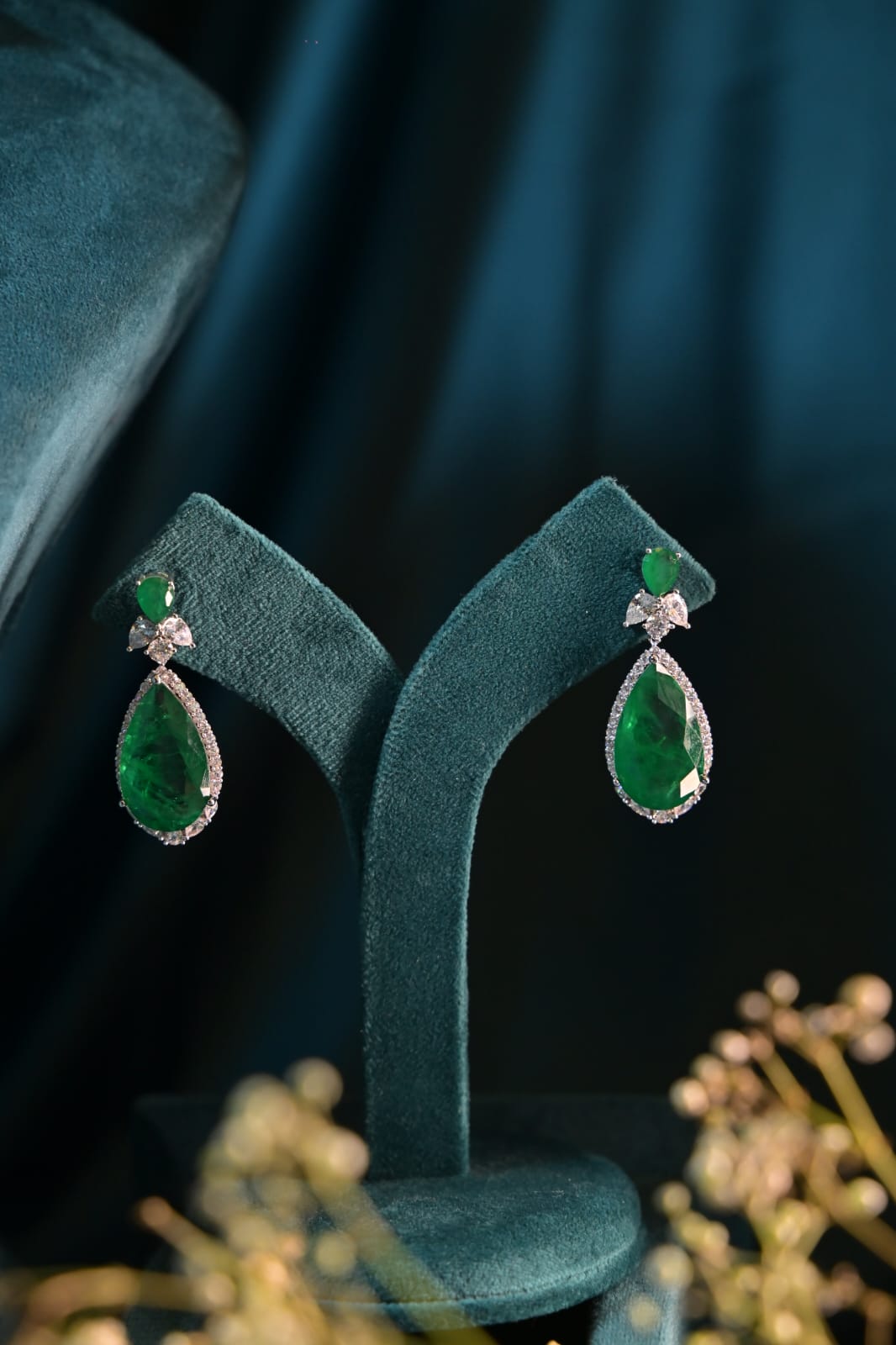 Regal Emerald Crystal Necklace Set