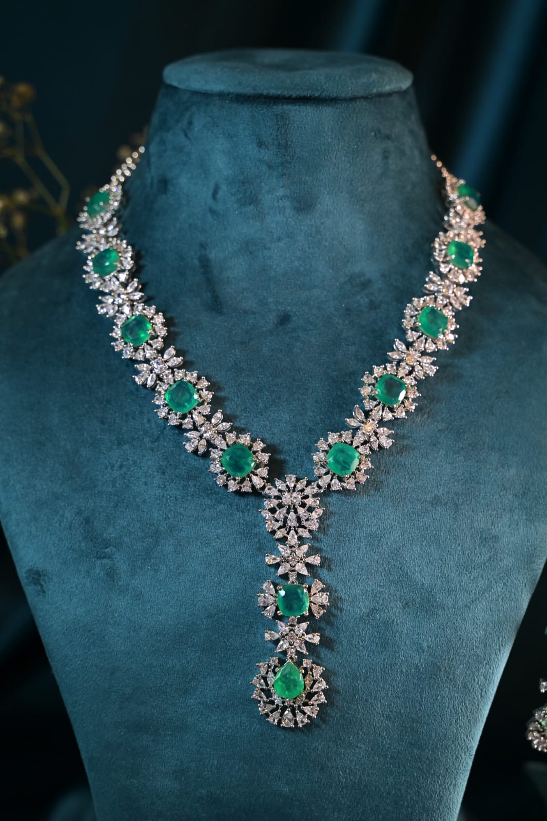 Emerald Floral Long Necklace Set