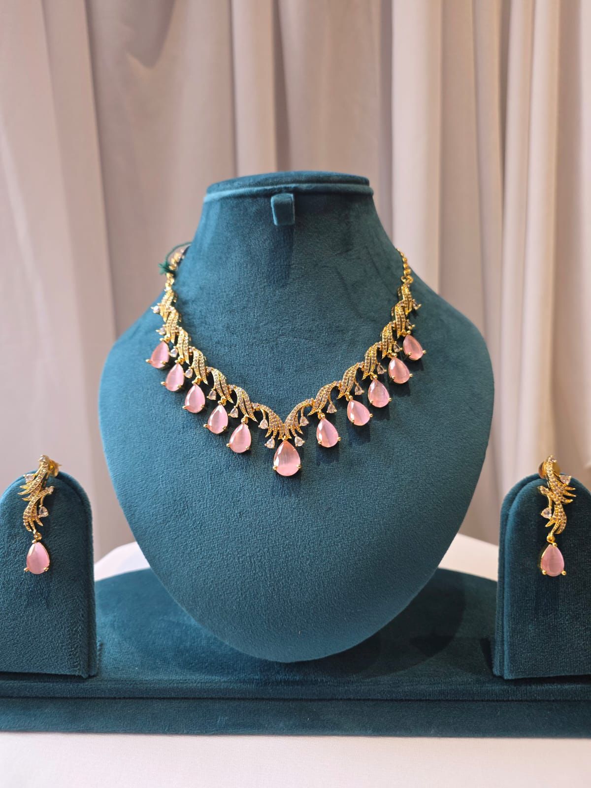 Drop Stone Necklace Set