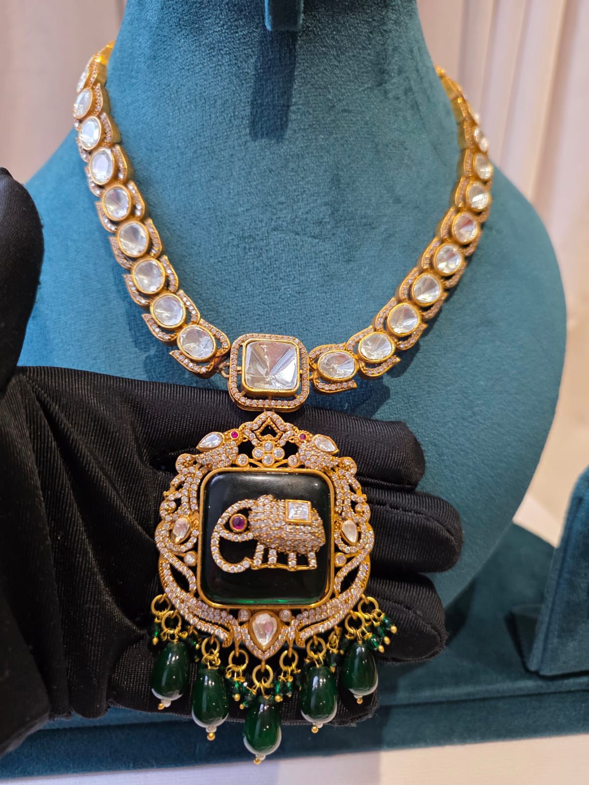 Emerald empress Motif  statement set
