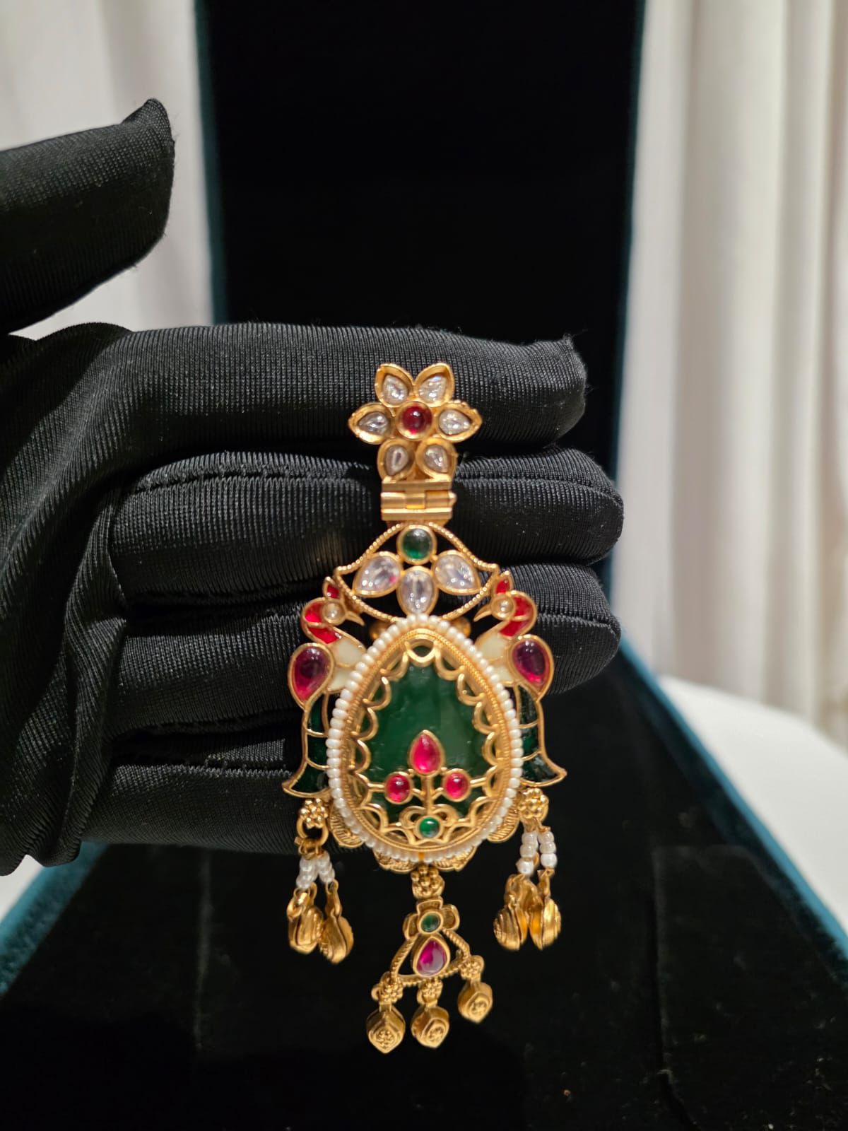 Emerald Riwaayat Earrings