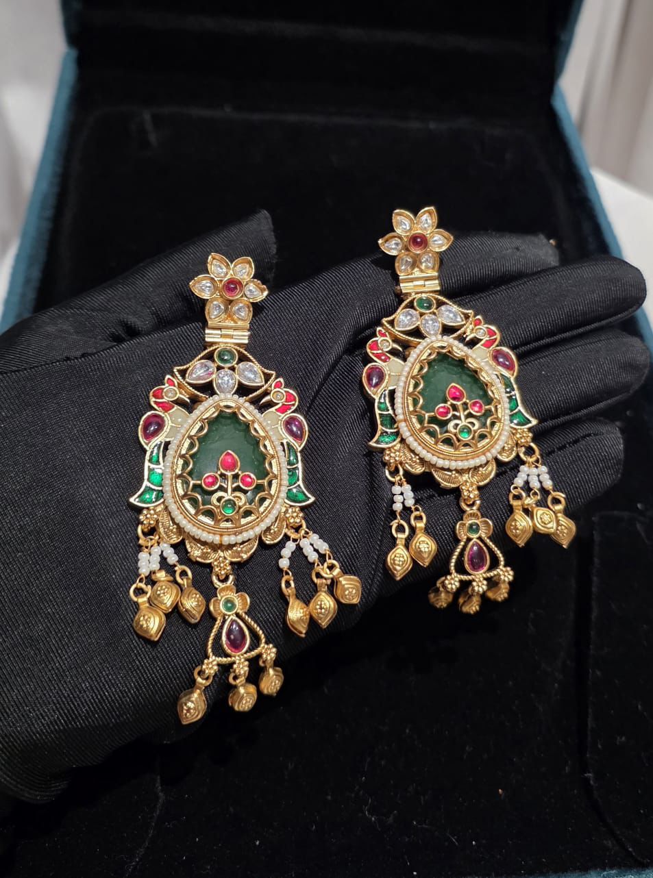 Emerald Riwaayat Earrings