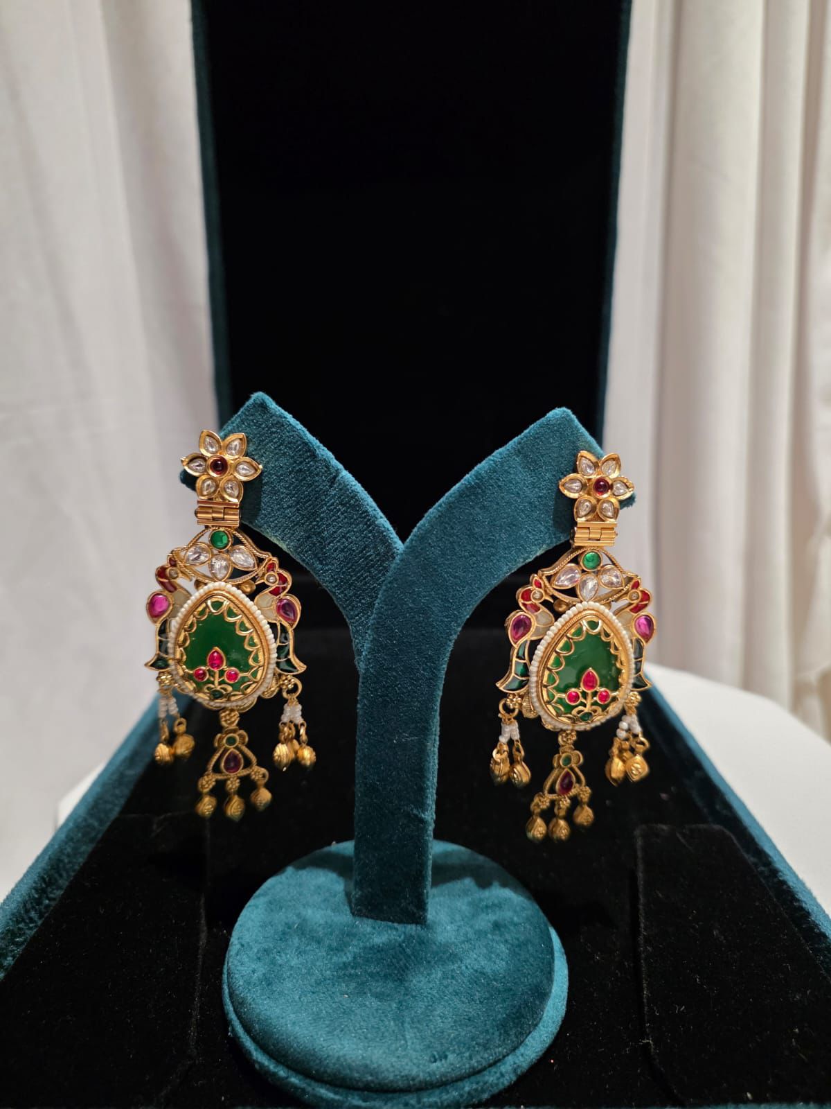 Emerald Riwaayat Earrings