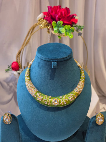 Royal Enamel Parot Green Necklace Set