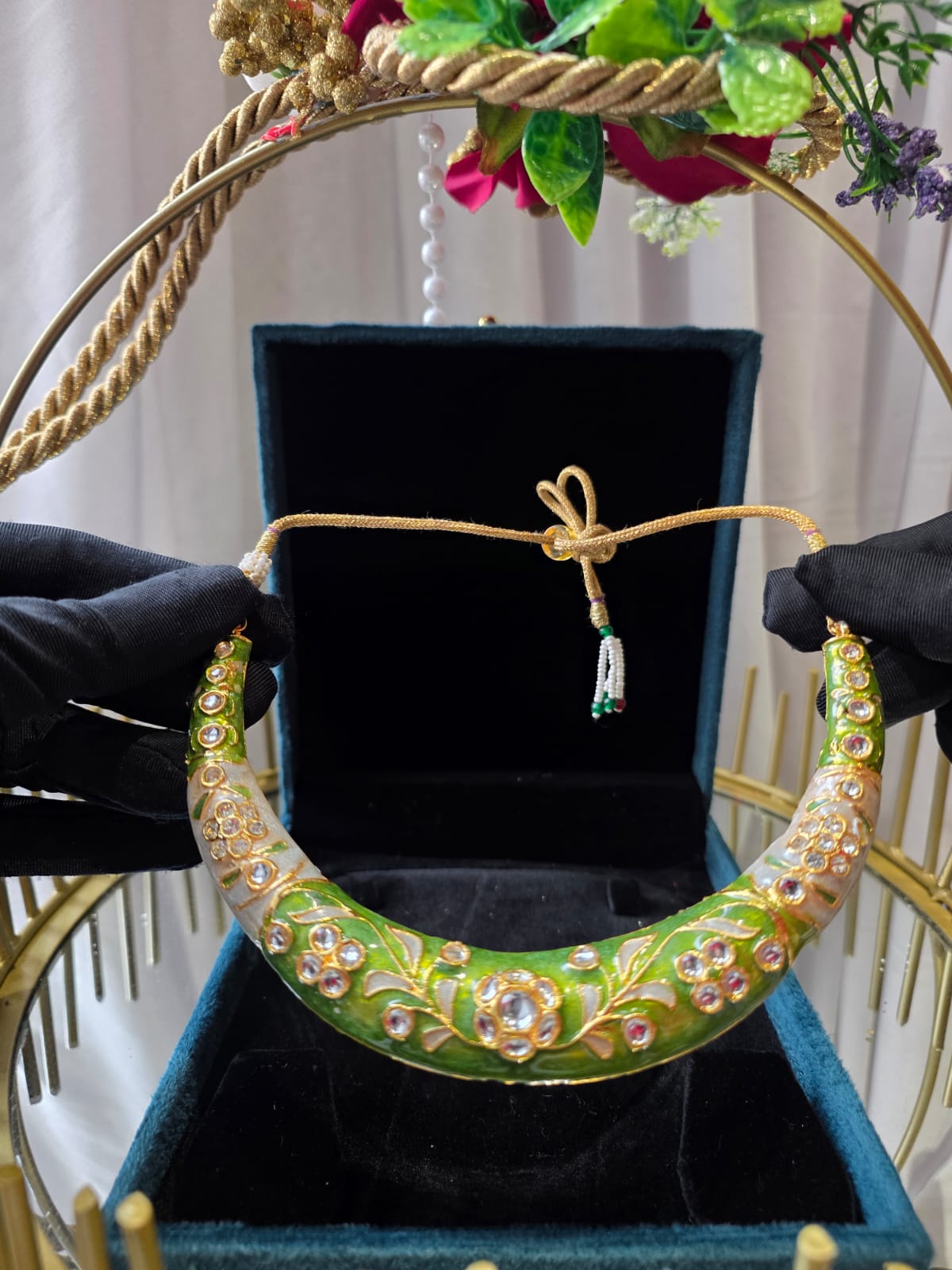 Royal Enamel Parot Green Necklace Set