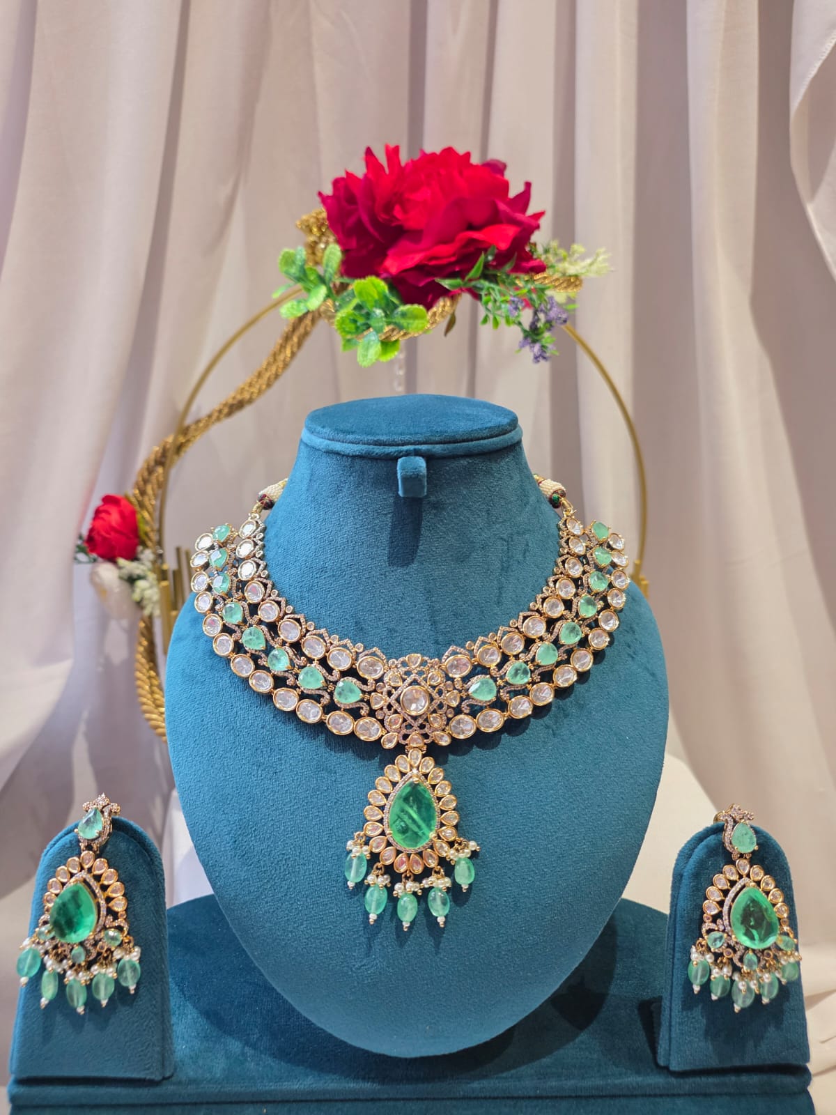 Roselle Mint Crest Necklace Set