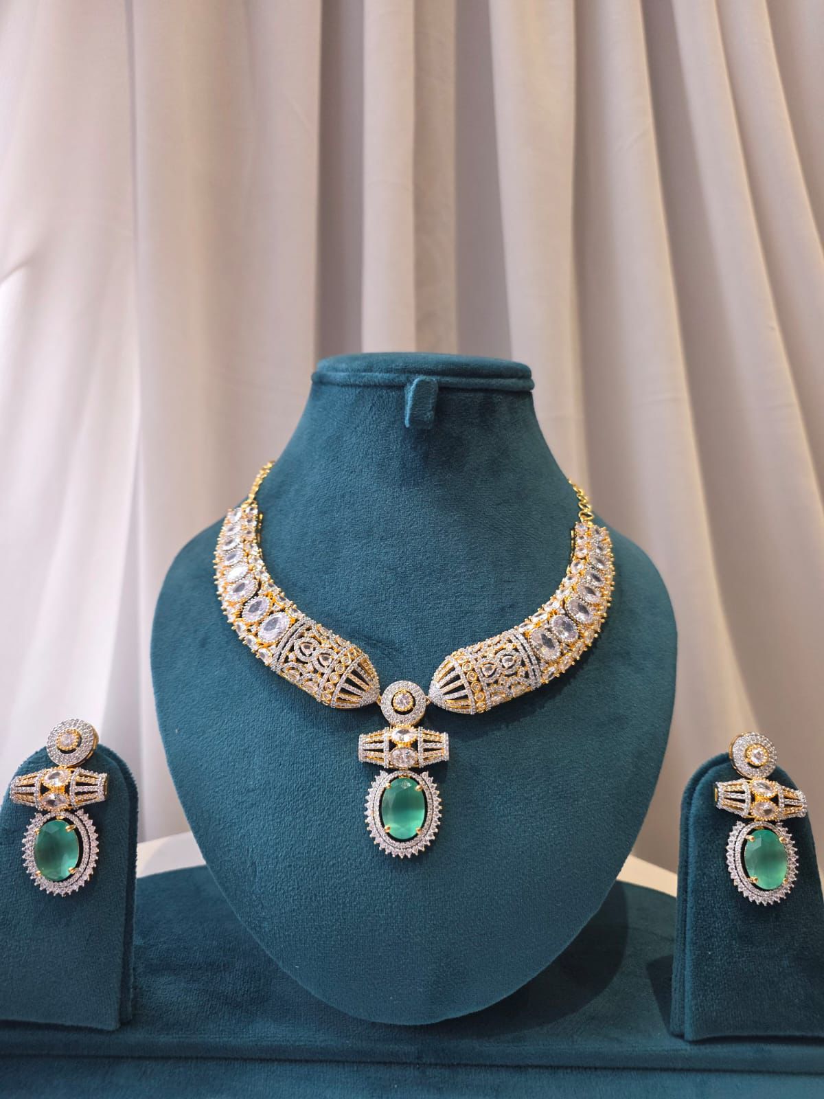 Royale Mint Diamond Necklace Set