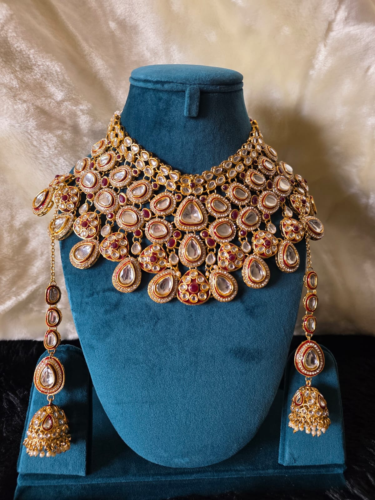 Charm statement necklace set