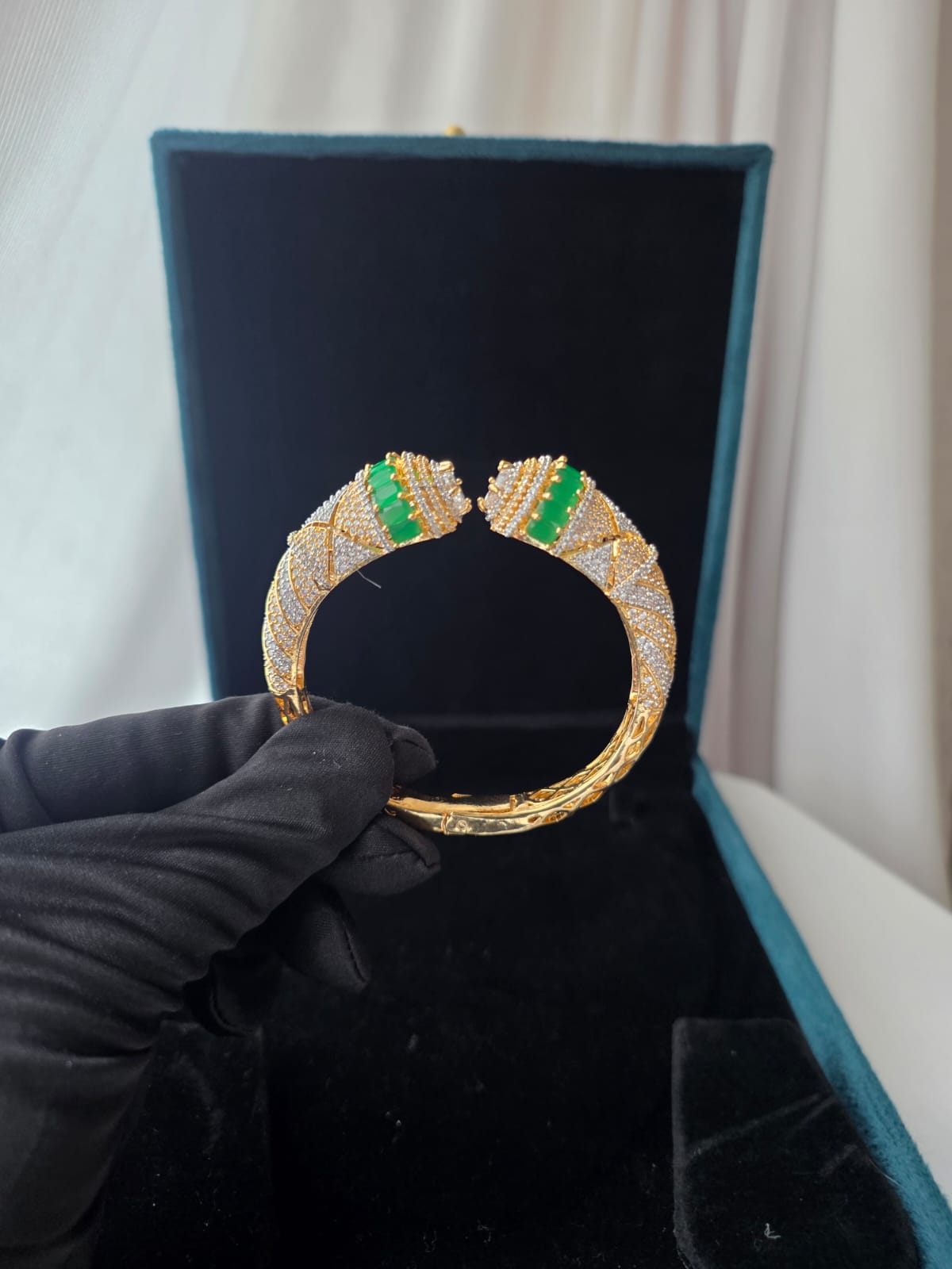 Emerald Crown Openable Statement Kada