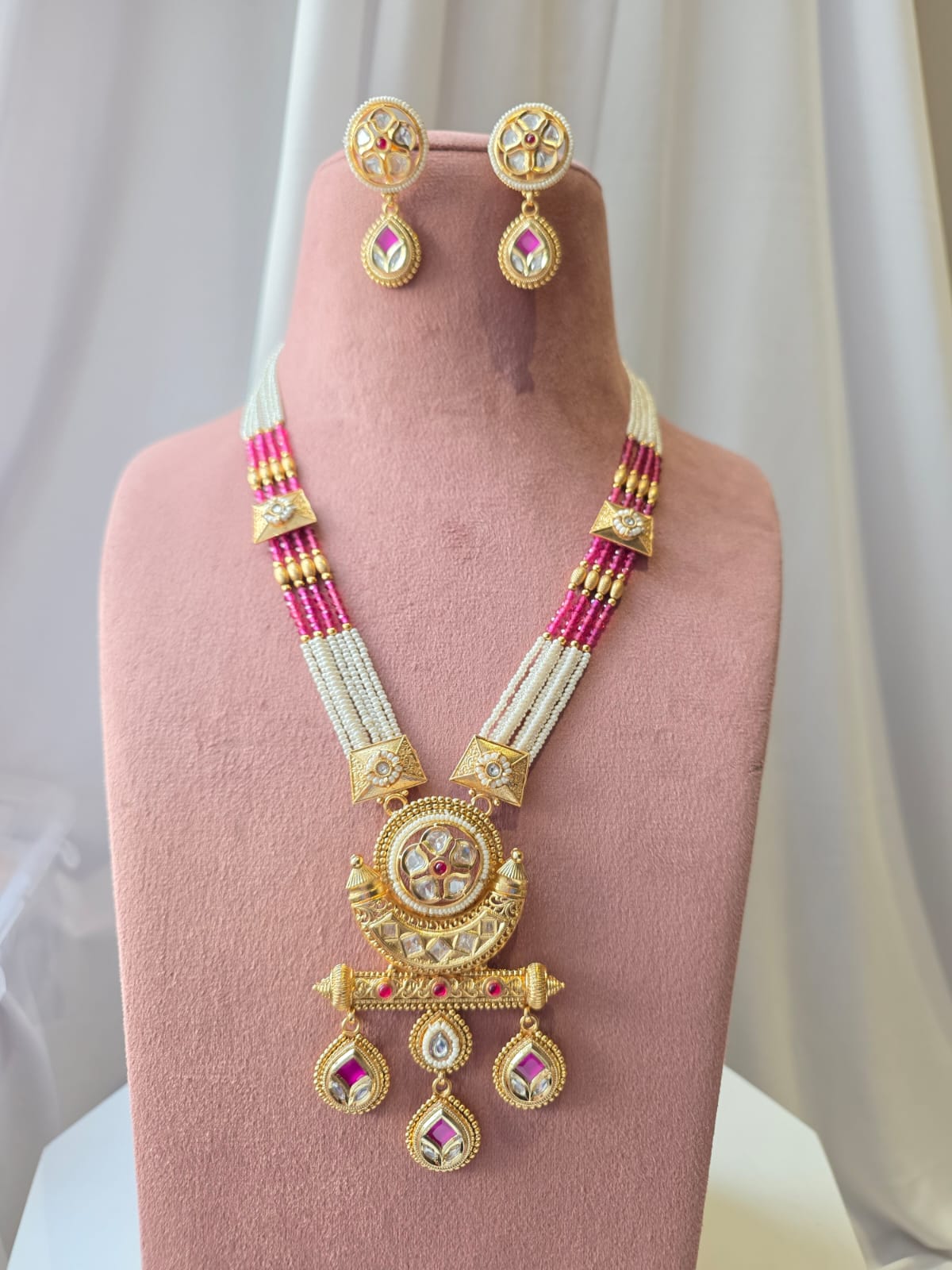 Heritage round  Long Necklace Set