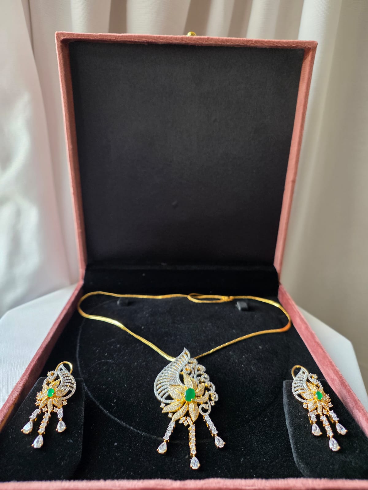 Emerald Feather Bloom Pendant Set