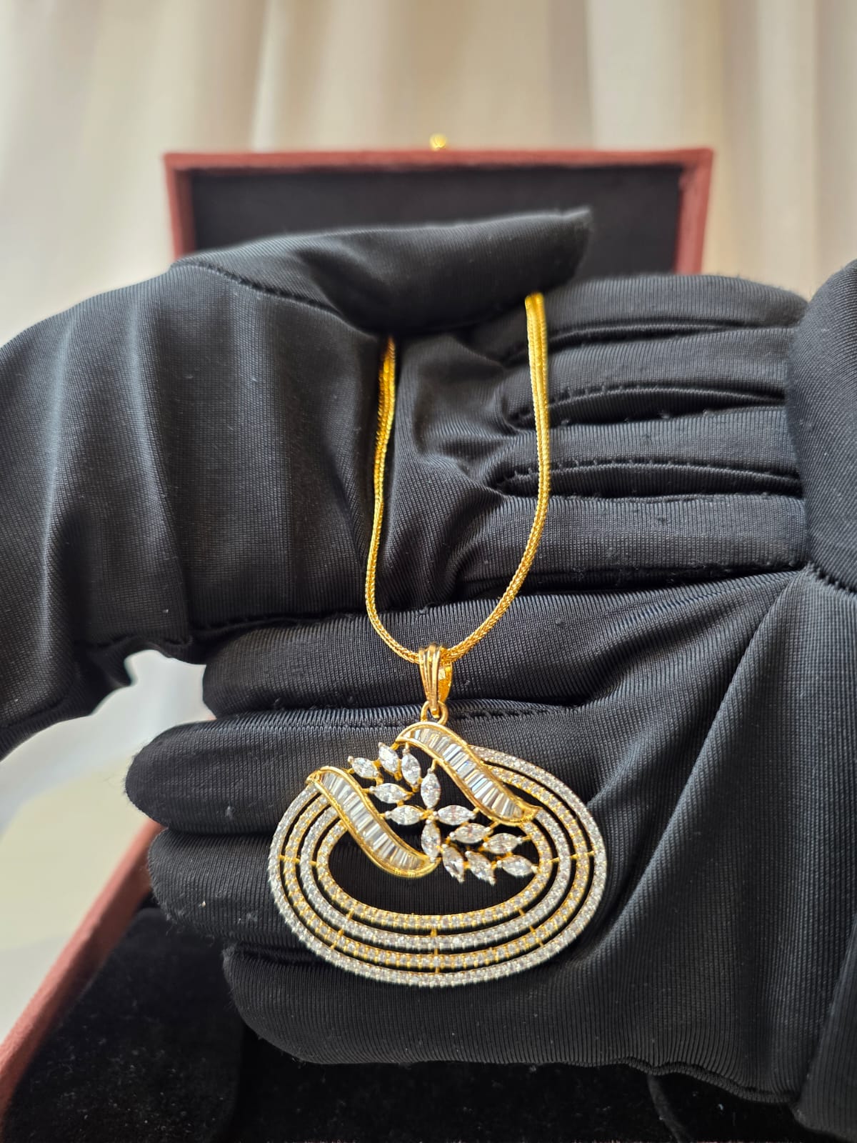 Twisted Floral Elegance Pendant Set