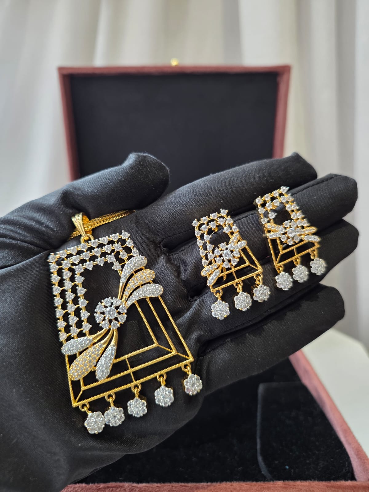 Geometric Floral Drape Pendant Set