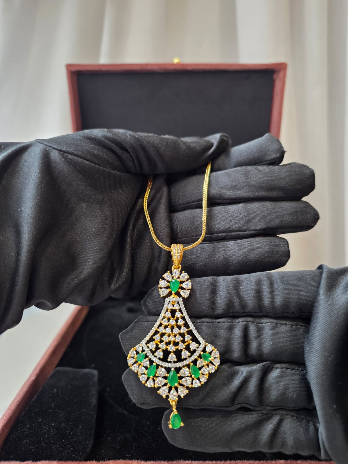 Emerald Royale Fan Pendant Set