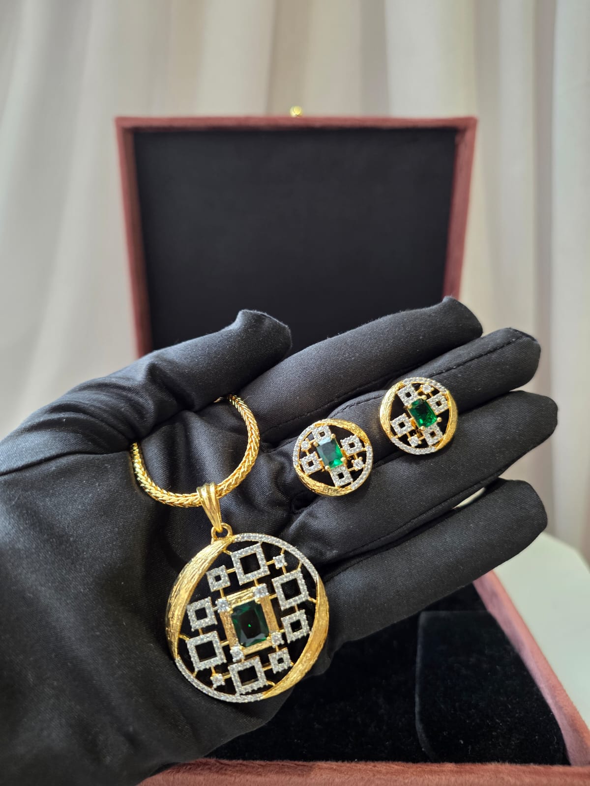 Emerald Geometric Luxe Pendant Set