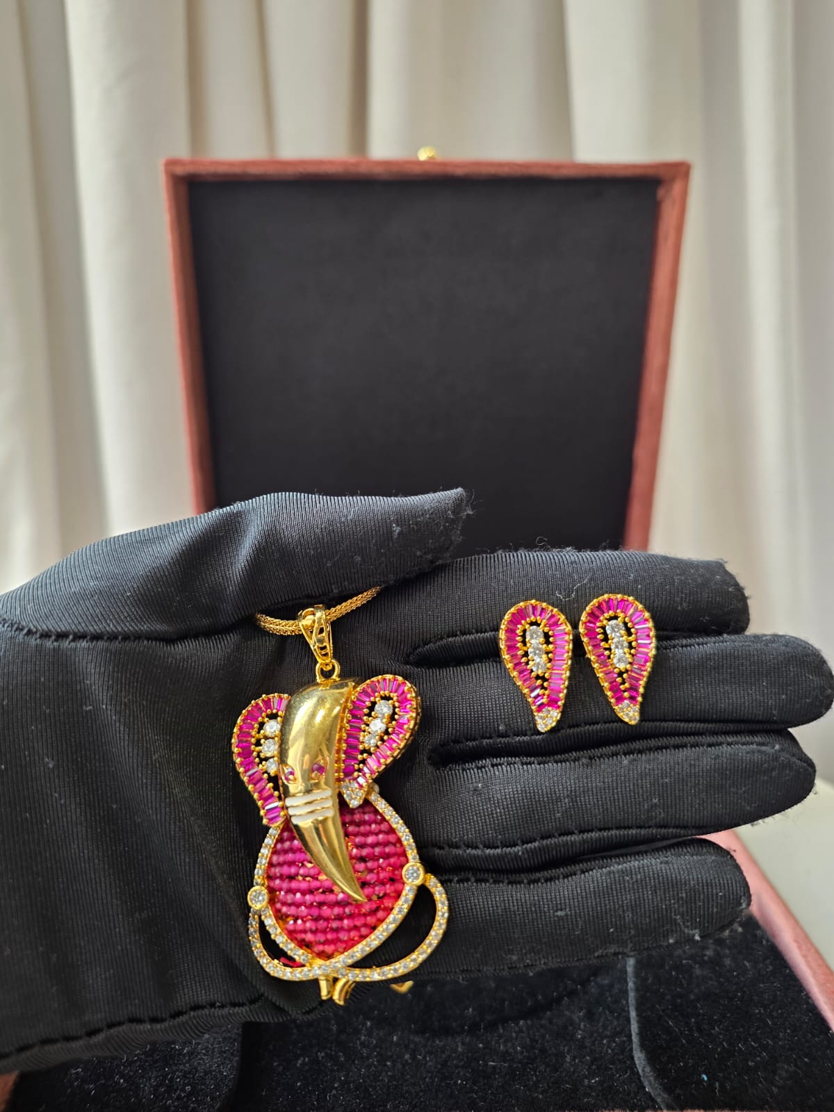 Red Ganesha ji  divine beaded Pendant Set