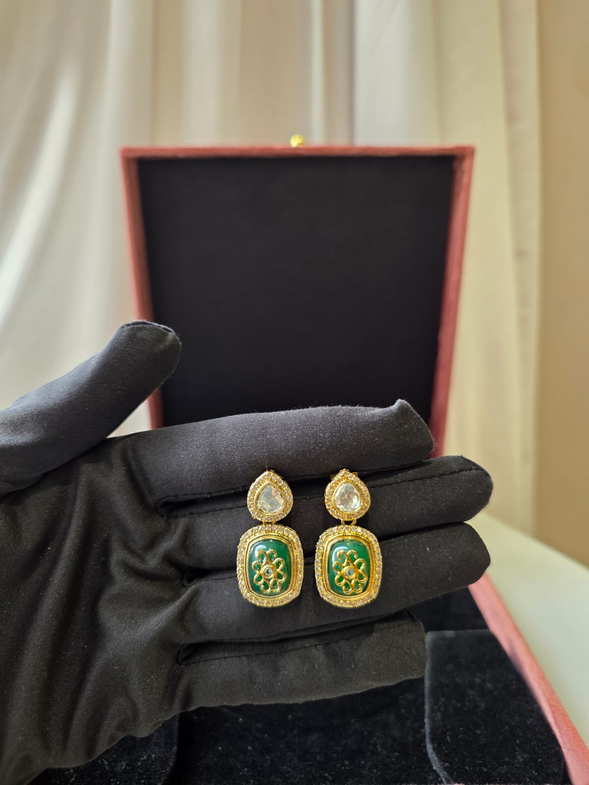 Ravelle Indus emerald Royale Necklace