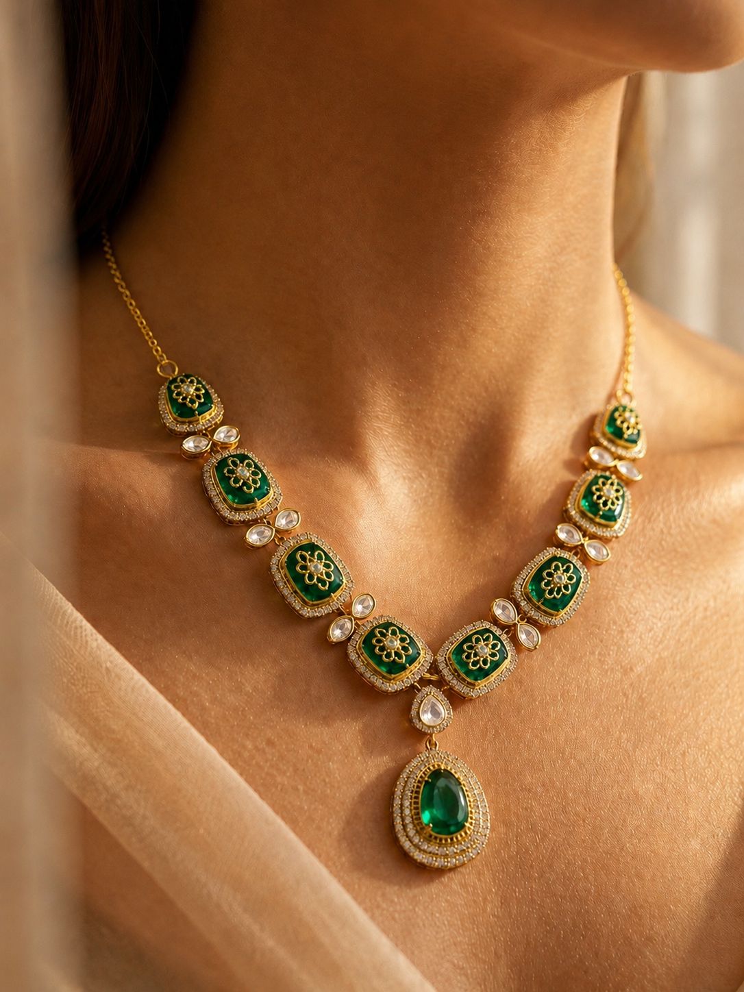 Ravelle Indus emerald Royale Necklace