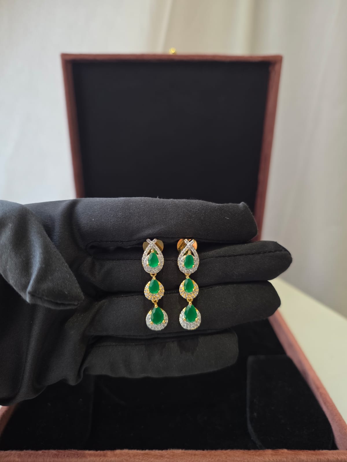 Emerald Loop Necklace Set