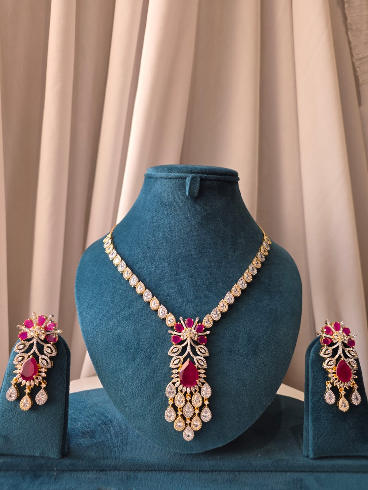 Ruby Vine Diamond Necklace Set