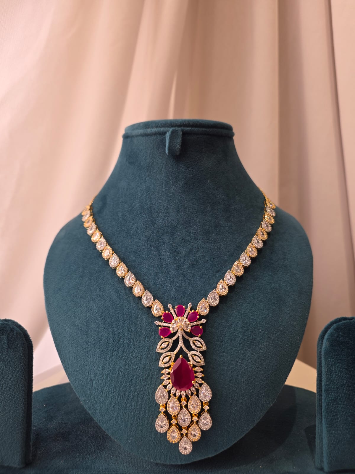 Ruby Vine Diamond Necklace Set