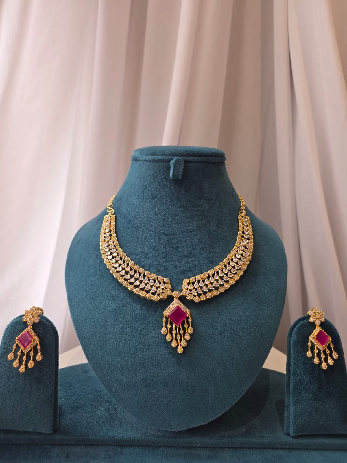 Rooh Ruby Necklace Set