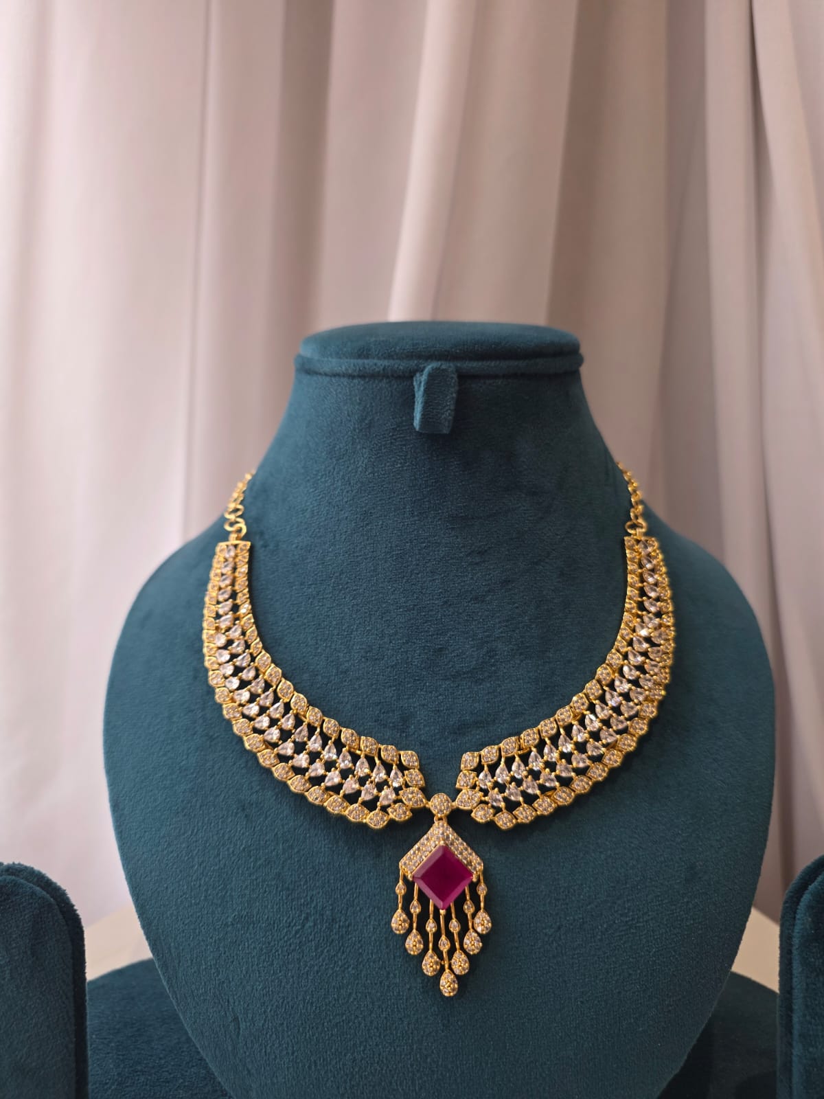 Rooh Ruby Necklace Set