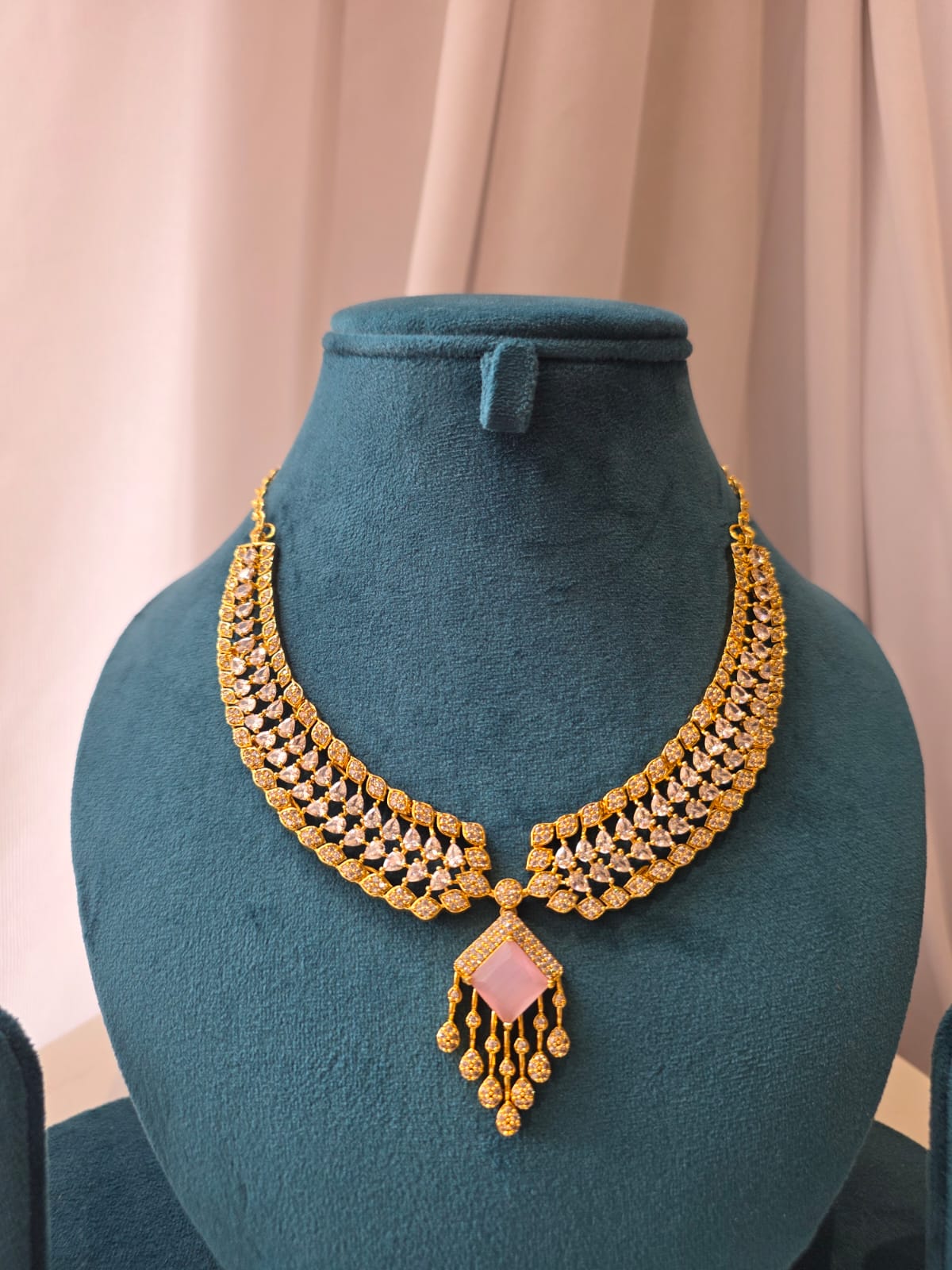 Rooh blush Necklace Set