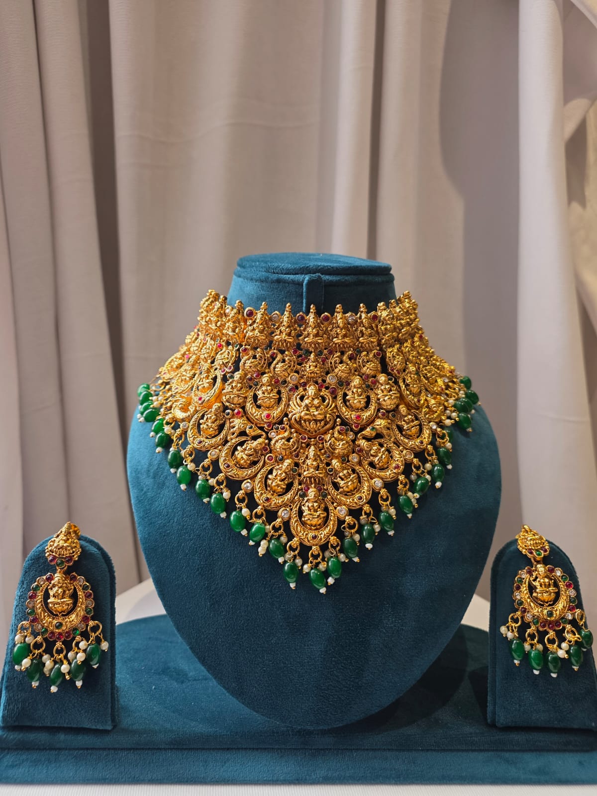 Royal Lakshmi Emerald Choker Necklace Set