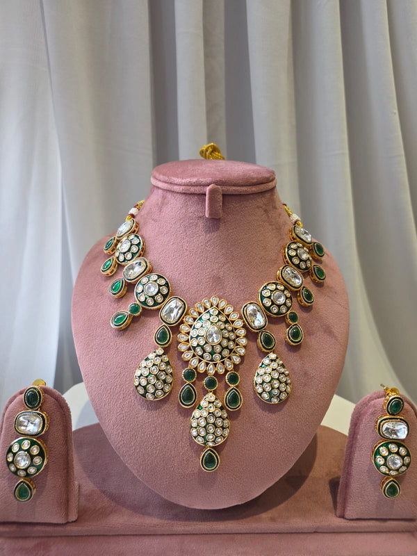 Emerique Polki Necklace Set