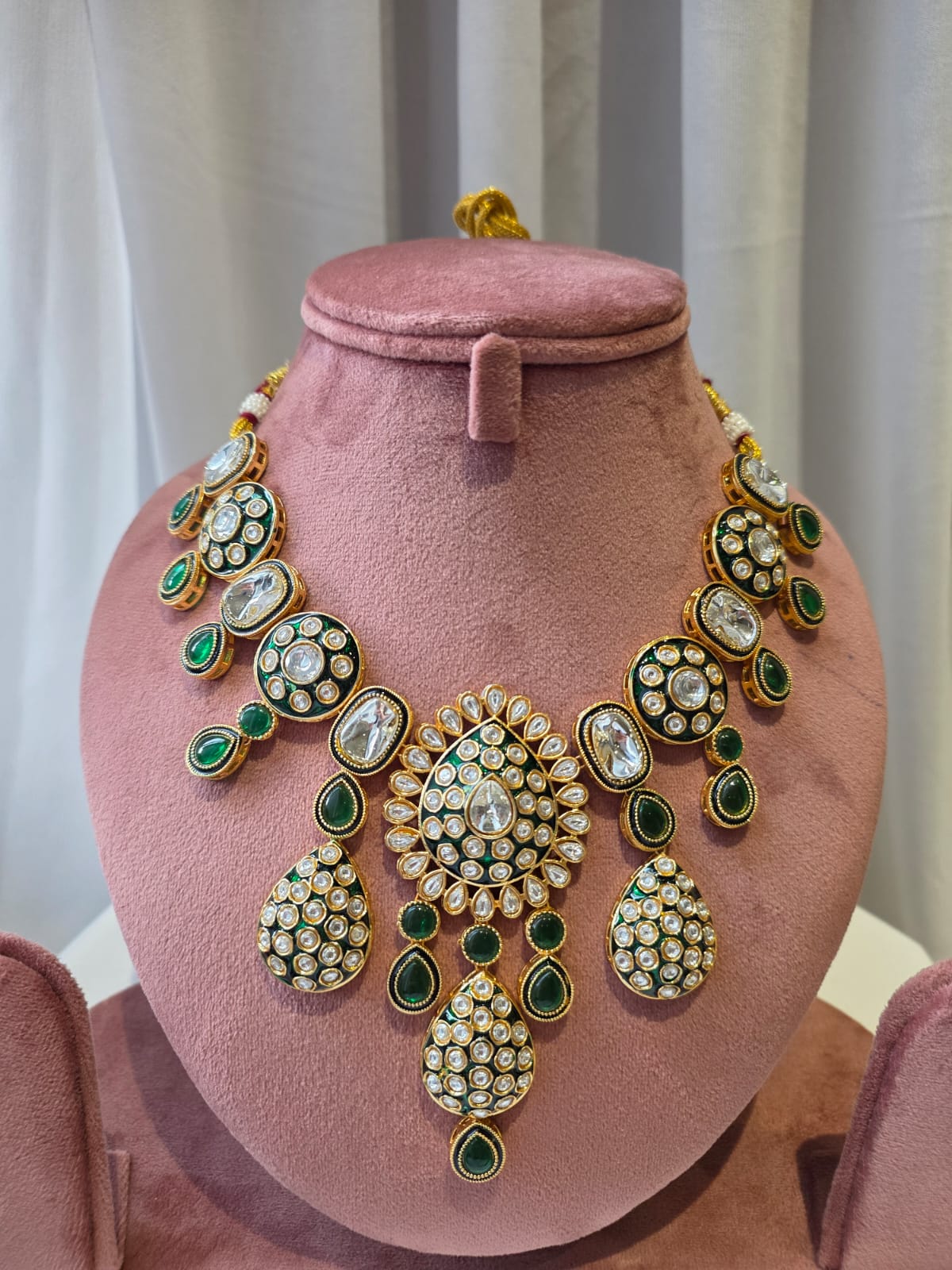 Emerique Polki Necklace Set