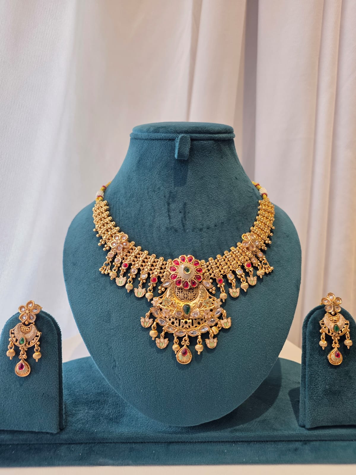 Suhani Gold Necklace Set