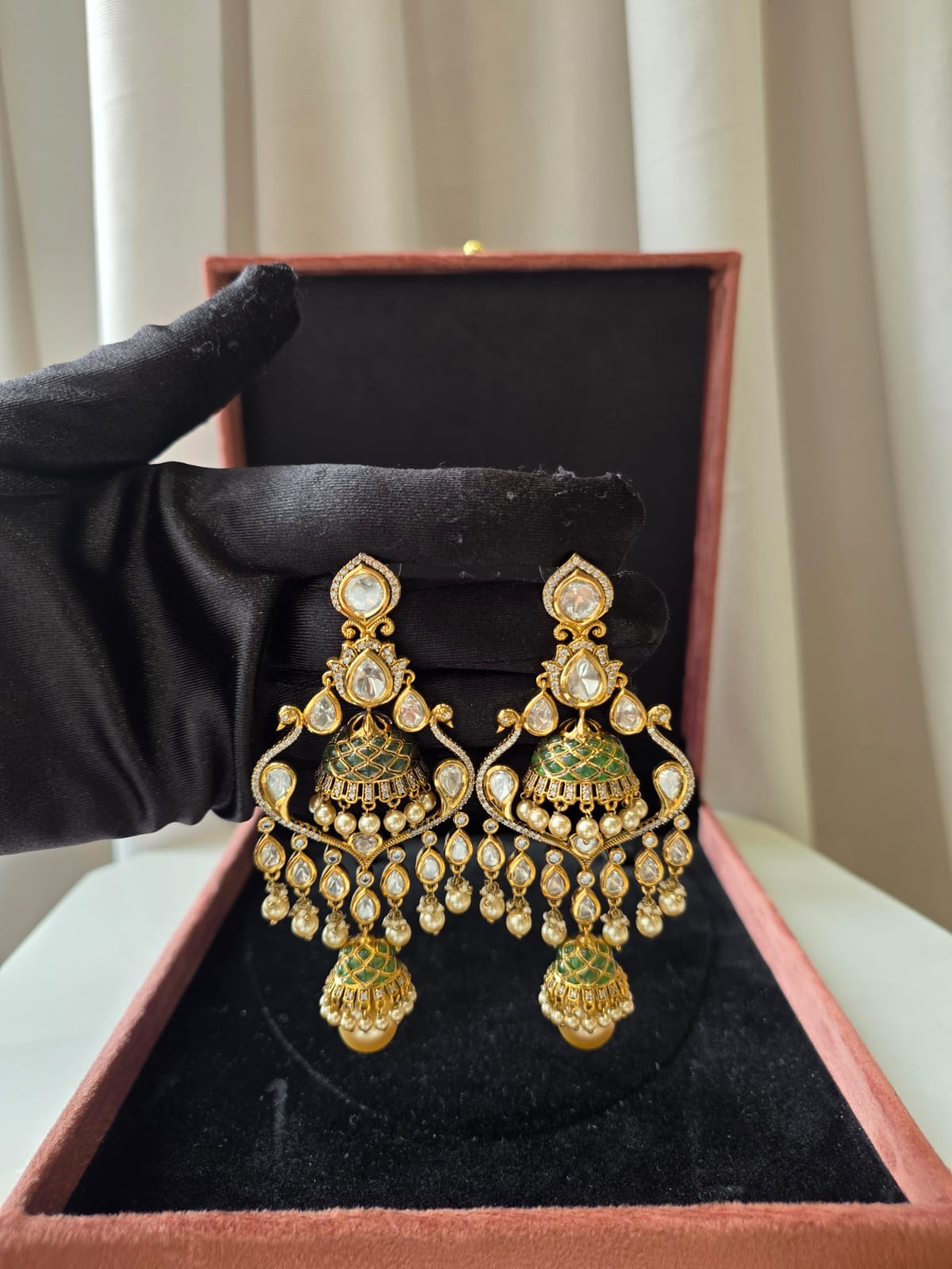 Emerald Jharokha Chandbalis
