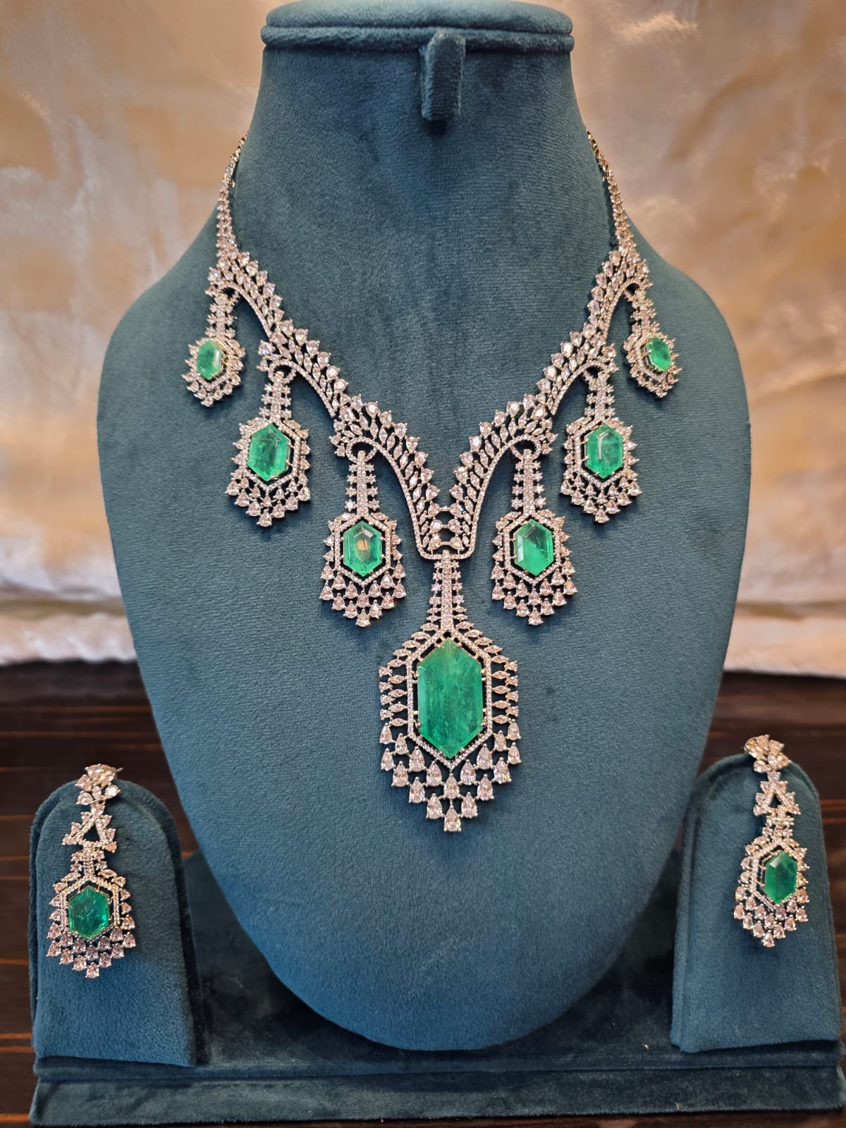 Emerald Royale Necklace Set